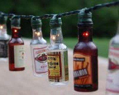 как устроить декоративное освещение из стеклянных бутылок