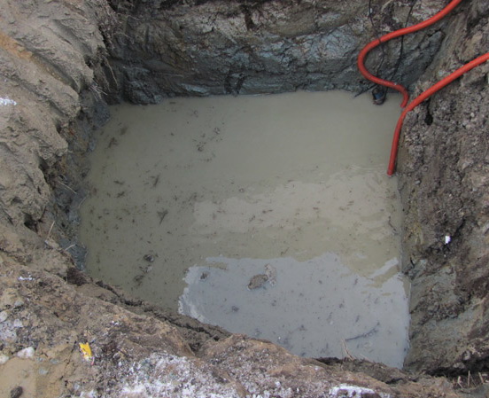 обязательно обратите внимание на уровень грунтовых вод на участке, они могут стать проблемой для установки погреба