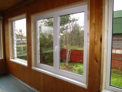 определяем вид окон для дачи, то есть, выбираем пластиковые окна или деревянные окна