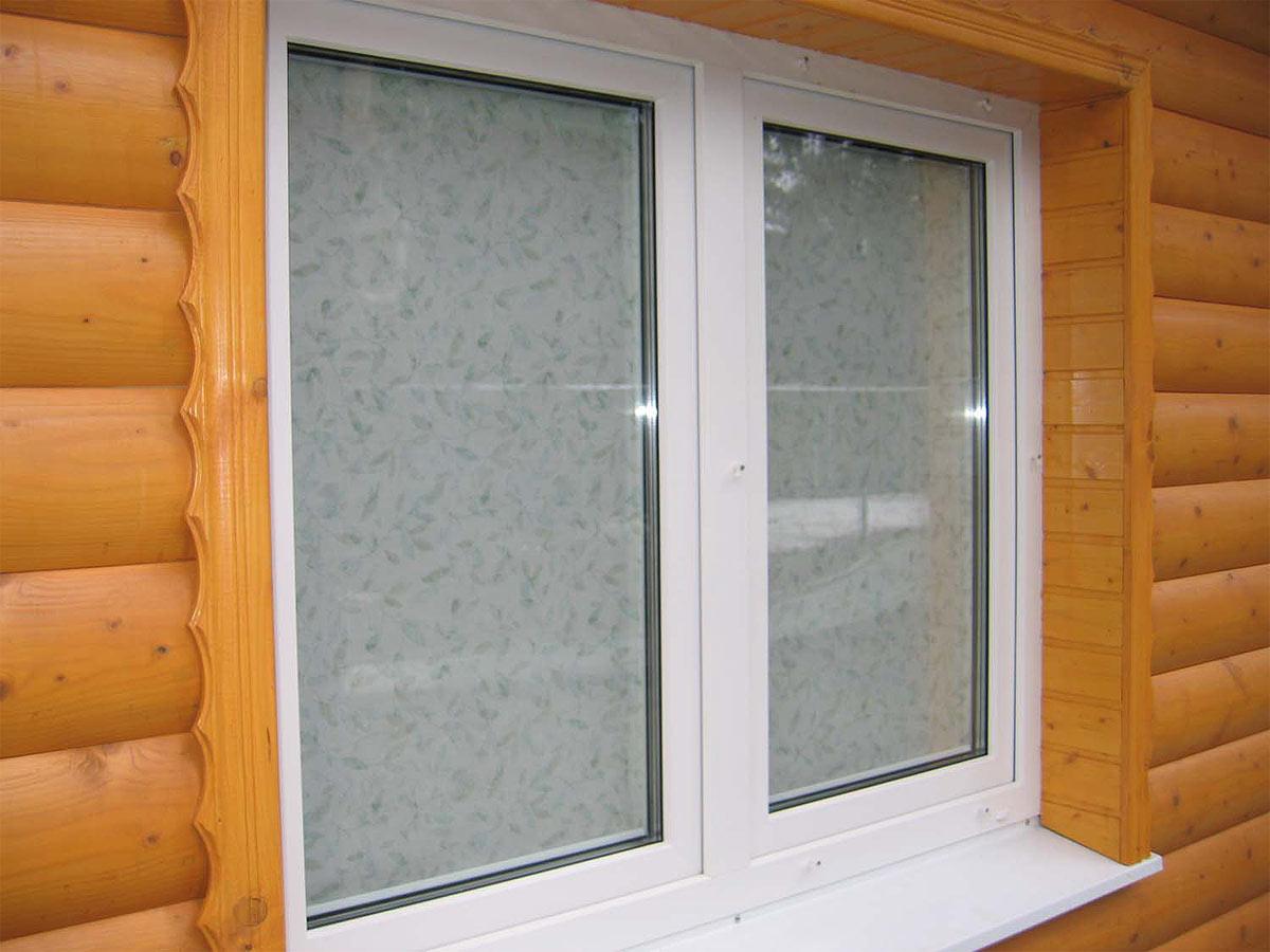 стандартное металлопластиковое окно для установки в дачном доме