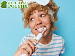 Учёные создали порошок, который отбеливает зубы с помощью электричества Учёные создали порошок, который отбеливает зубы с помощью электричества